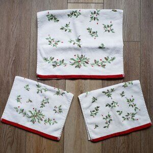 Lenox Holly Berry Christmas 3-Piece Towel Set Red Border Cotton Bathroom Decor
